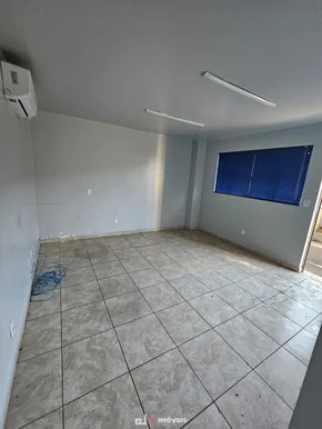 Barracão Para Locação Com Aproximadamente 1.200 M²