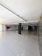 <strong>AMPLA SALA COMERCIAL EM REGIÃO DE ALTO DESENVOLVIMENTO.</strong>