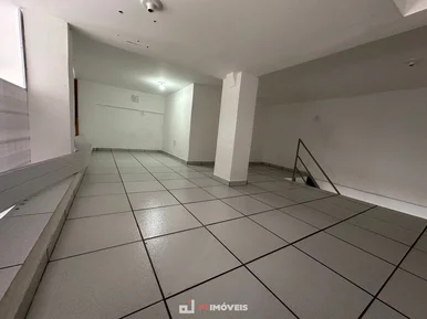 <strong>Sala comercial na Nova Russia</strong>