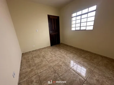 Casa Para Locação No Bairro Nova Rússia