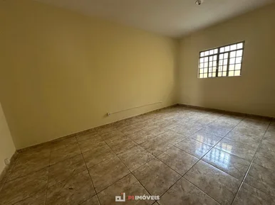 Casa Para Locação No Bairro Nova Rússia