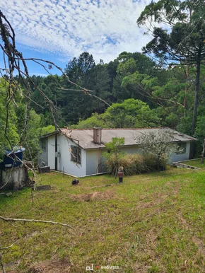 Linda Chácara Na Estrada Para O Alagado