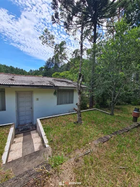 Linda Chácara Na Estrada Para O Alagado