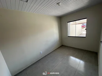 Casa 2 Quartos No Bairro Neves