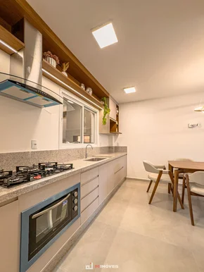 Sobrado No Bairro São José Mobiliado