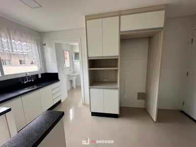 Apartamento 3 Quartos, Com Area Externa No Centro.