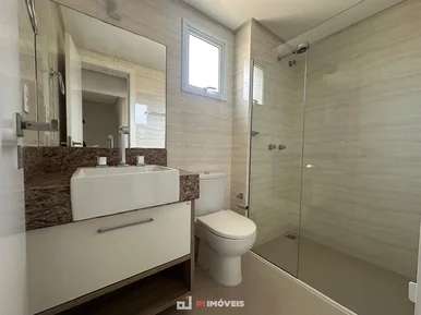 Apartamento 3 Quartos, Com Area Externa No Centro.