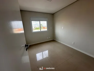 Apartamento 3 Quartos, Com Area Externa No Centro.