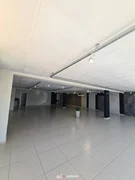 <strong>AMPLA SALA COMERCIAL EM REGIÃO DE ALTO DESENVOLVIMENTO.</strong>