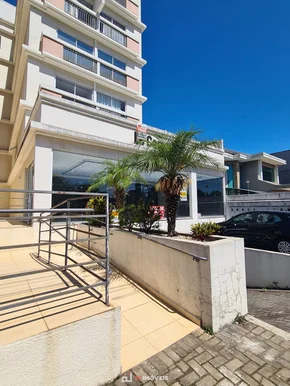 <strong>AMPLA SALA COMERCIAL EM REGIÃO DE ALTO DESENVOLVIMENTO.</strong>