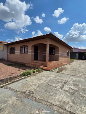 Casa Ampla Com Sobra De Terreno No Bairro Contorno
