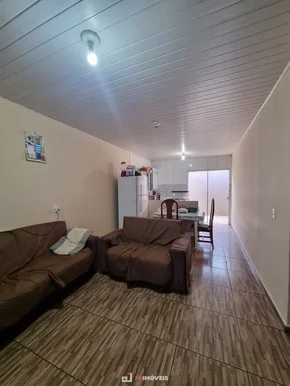<strong>Casa com 2 quartos sendo 1 suite no Parque dos Pinheiros.</strong>