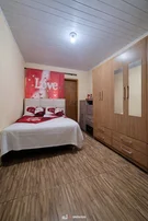 <strong>Casa com 2 quartos sendo 1 suite no Parque dos Pinheiros.</strong>