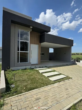 Linda Casa No Condomínio Mistral.