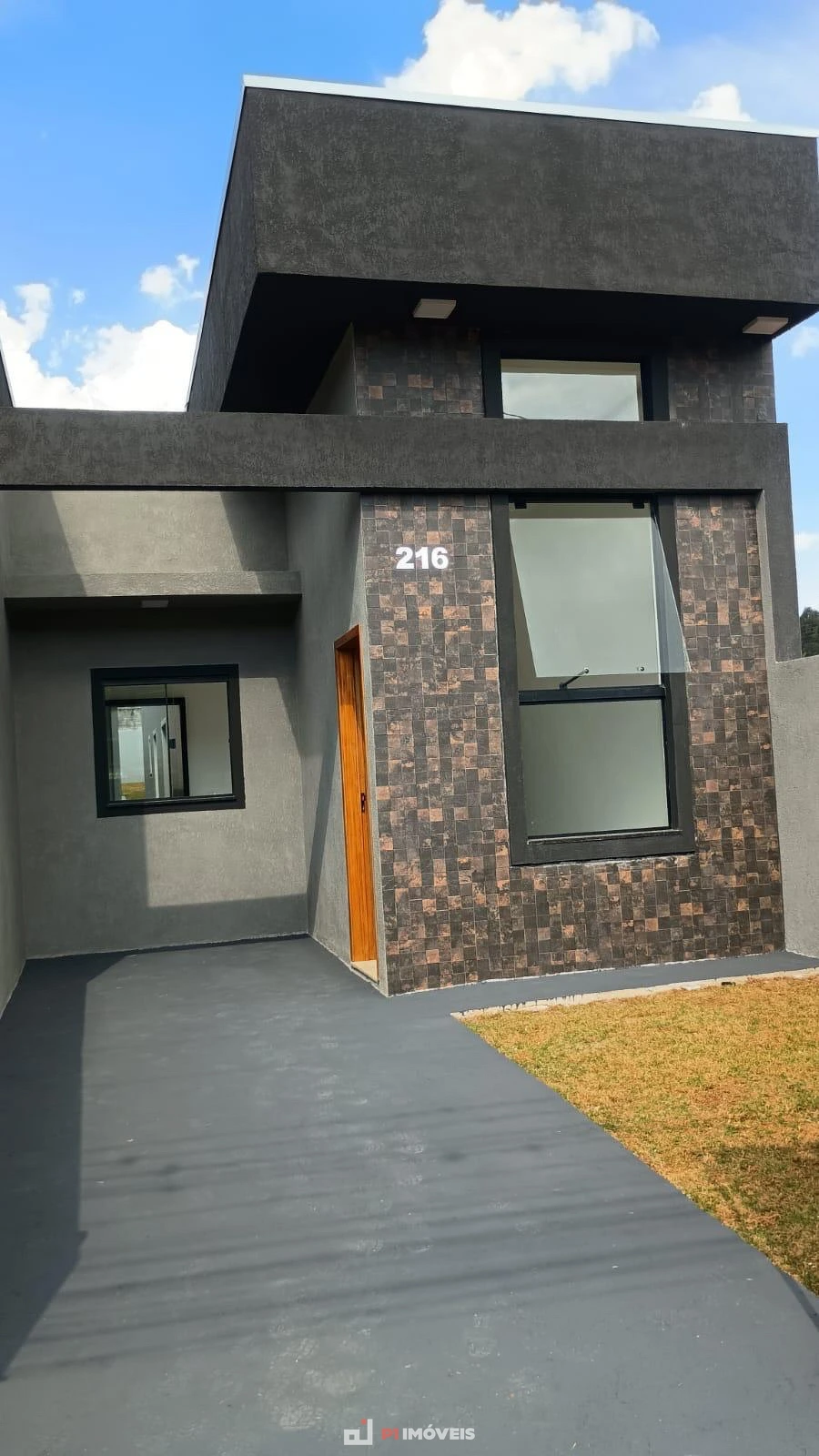 Linda Casa Em Uvaranas
