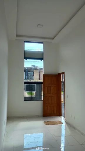 Linda Casa Em Uvaranas