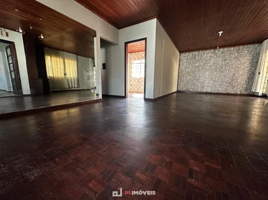 Casa Residêncial / Comercial Para Locação