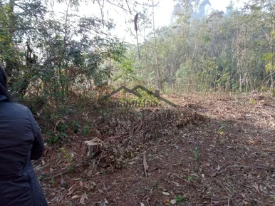 <strong>TERRENO - CONTORNO</strong>