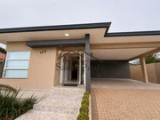 <strong>CASA COM PISCINA - SABARÁ</strong>