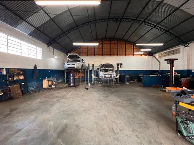 <strong>Barracão 350 m², Centro, Castro-PR</strong>