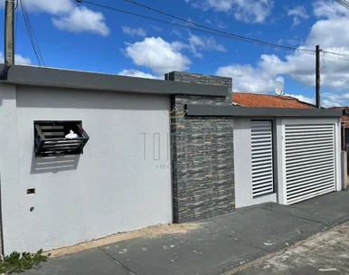 <strong>Casa 02 Quartos, Santa Terezinha, Castro-PR</strong>