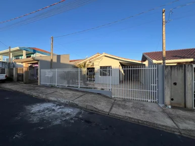 <strong>Casa 03 Quartos, Santa Terezinha, Castro-PR</strong>