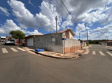 <strong>Casa, 02 Quartos, Termas de Riviera, Castro-PR</strong>