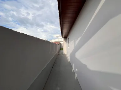 <strong>Casa, 03 Quartos, Jardim dos Bancários, Castro-PR</strong>