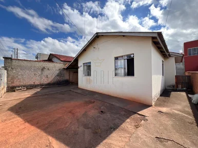 <strong>Casa, 03 Quartos, Canta Galo, Castro-PR</strong>