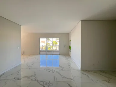 <strong>Apartamento no Centro, 03 suítes, Castro-PR</strong>