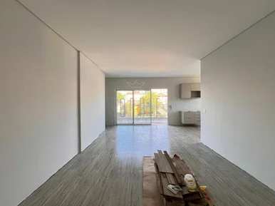 <strong>Apartamento no Centro, 03 Quartos, Ampla Sacada, Castro-PR</strong>