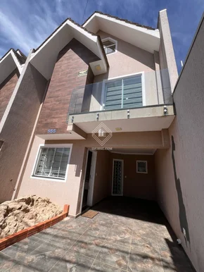 Triplex Para Venda Na Região Do Nova Rússia