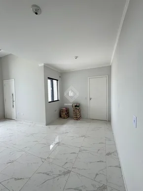 Casa Com Suíte E Terreno No São Marcos