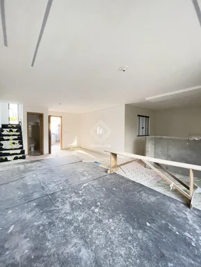 Sobrado De Esquina A Venda No órfãs