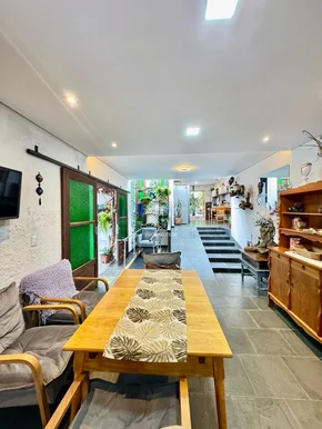 Linda Casa Comercial E/ou Residencial Em Uvaranas