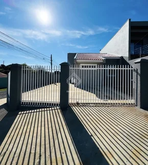Casa De 3 Quartos Em Uvaranas