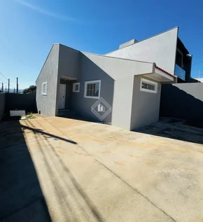 Casa De 3 Quartos Em Uvaranas