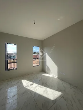 Casa Com Terreno No Terraliz