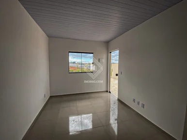 Casa Com Passagem Lateral No Terraliz