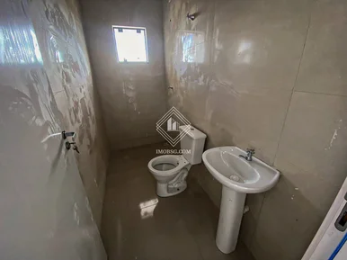 Casa Com Passagem Lateral No Terraliz