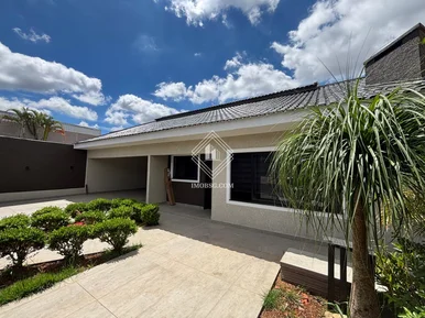 <strong>Casa com Piscina no Jardim Carvalho</strong>