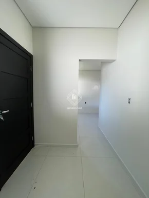 Casa De 3 Quartos Com Espaço De Terreno