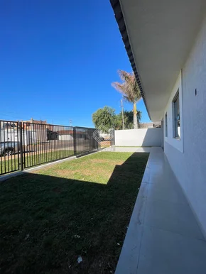 Casa De 3 Quartos Com Espaço De Terreno