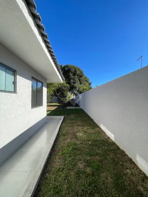 Casa De 3 Quartos Com Espaço De Terreno