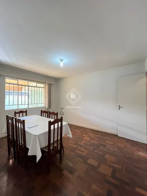 Casa à Venda Com 03 Quartos E Edícula Com Churrasqueira