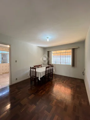 Casa à Venda Com 03 Quartos E Edícula Com Churrasqueira