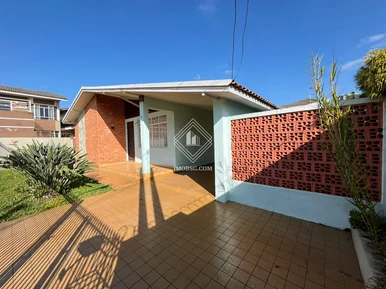 Casa à Venda Com 03 Quartos E Edícula Com Churrasqueira