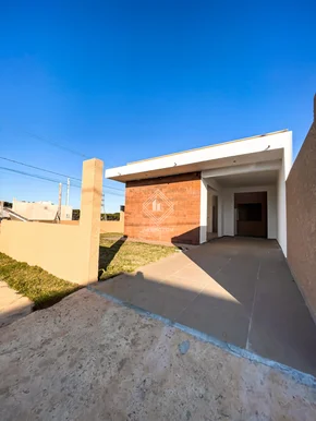 <strong>Casa Padrão</strong> <small>(3 dormitórios sendo 1 suíte)</small>