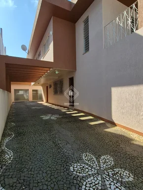 Casa Com 05 Suítes - Comercial Ou Residencial No Centro