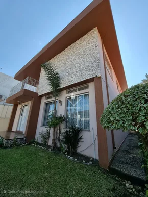 Casa Com 05 Suítes - Comercial Ou Residencial No Centro